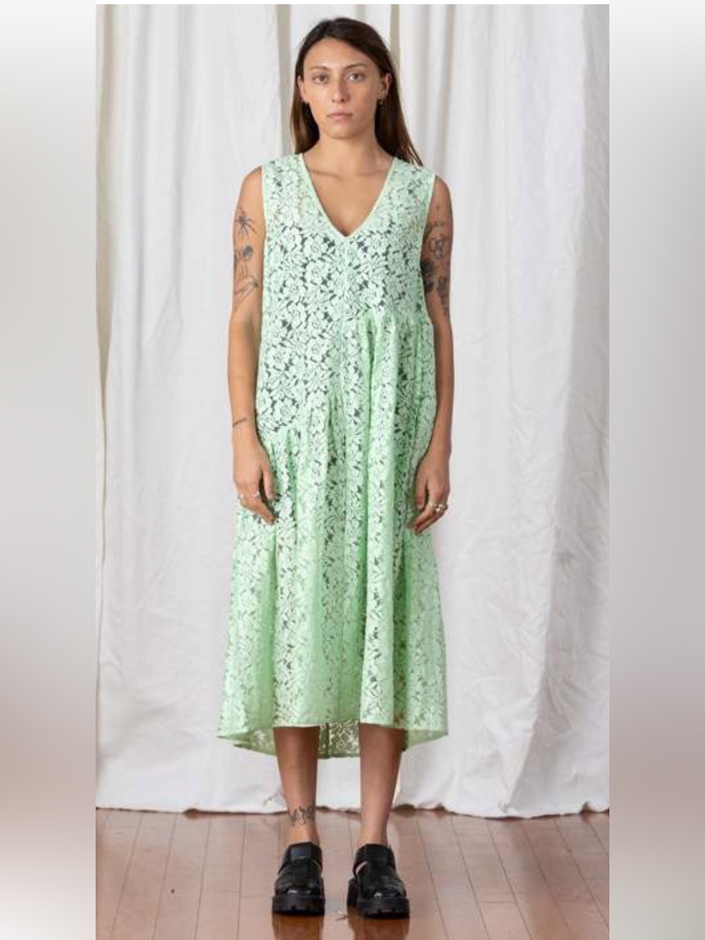 Women's Sleeveless Lace Maxi Dress in Mint Green